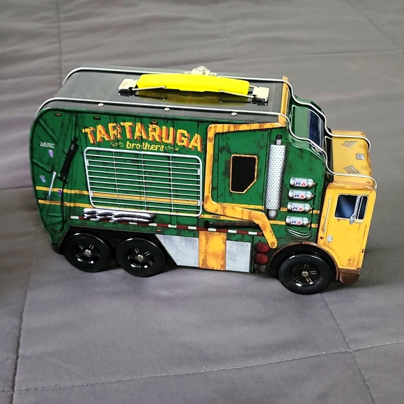 Teenage Mutant Ninja Turtles. Collectible Turtle Lunchbox Gift Set - Picture 4 of 13